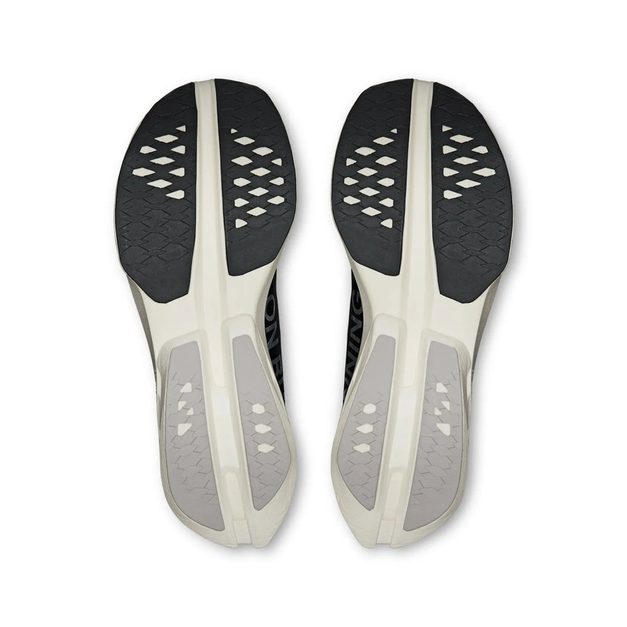 Cloudboom Strike coloris Black | White — vue 3