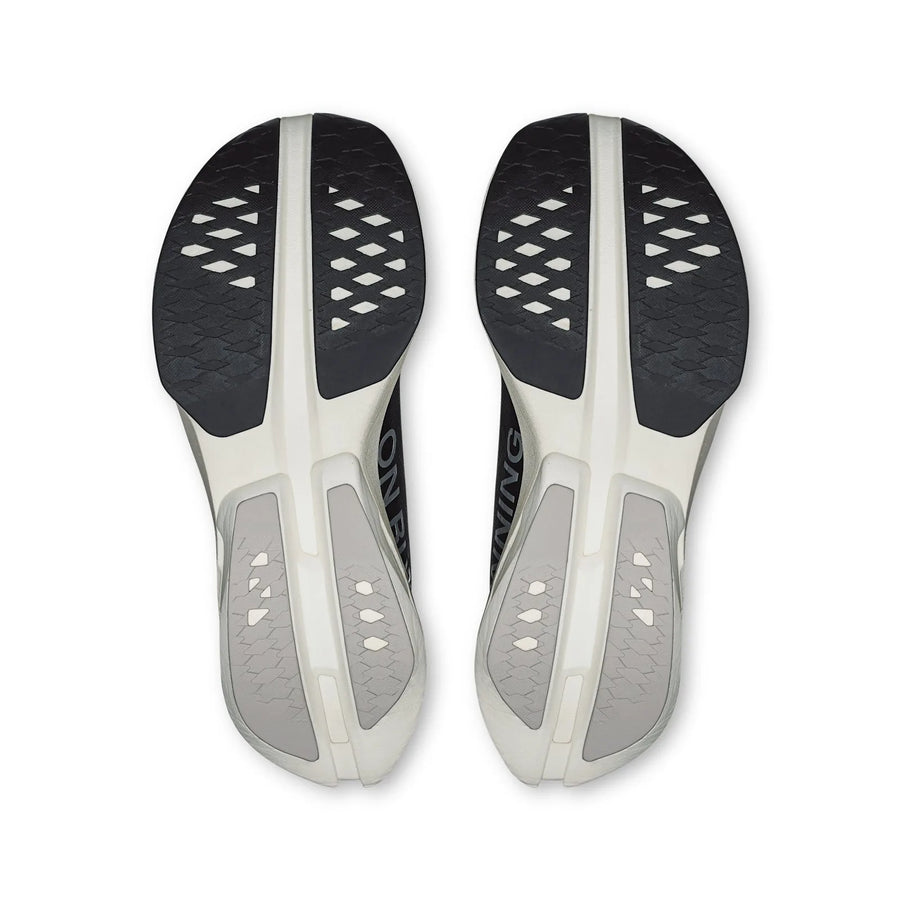 Cloudboom Strike coloris Black | White — vue 3